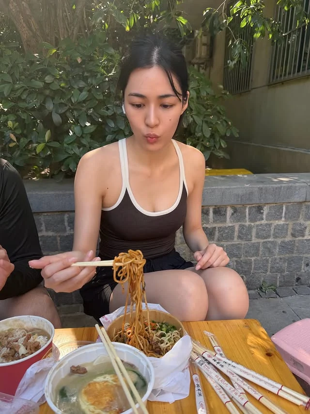 ภาพ หลิงหลิง คอง ลำดับที่ 12