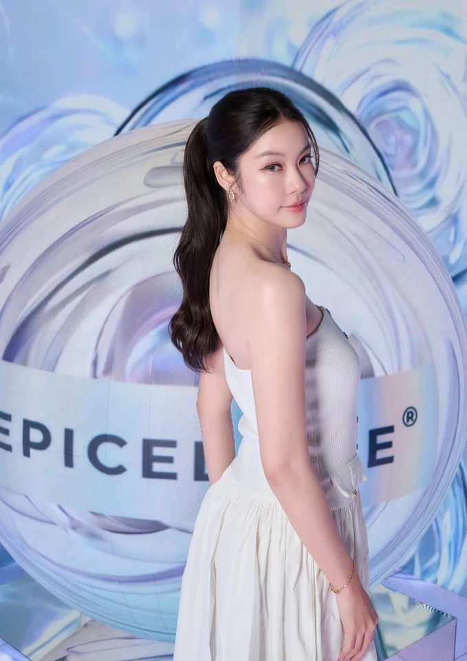 น้ำตาล ทิพนารี ในแฟชั่นลุคสวย