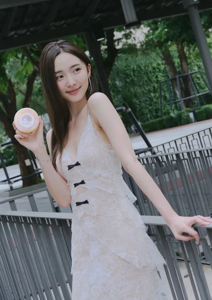 ภาพ เนเน่ พรนับพัน ลุคโดดเด่น