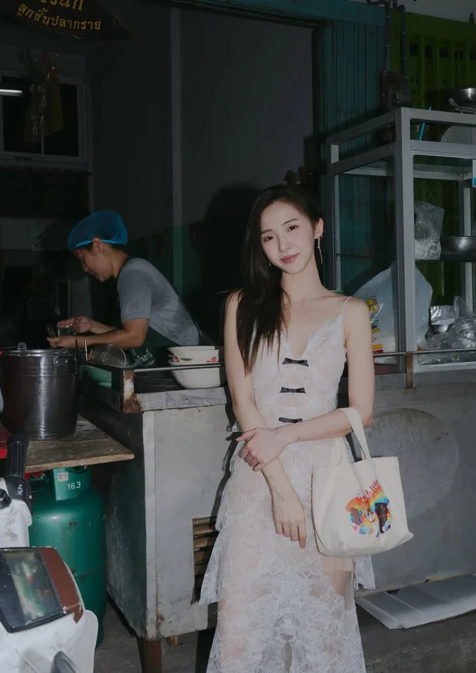 เนเน่ พรนับพัน ลุคแฟชั่นน่ารัก ภาพที่ 9