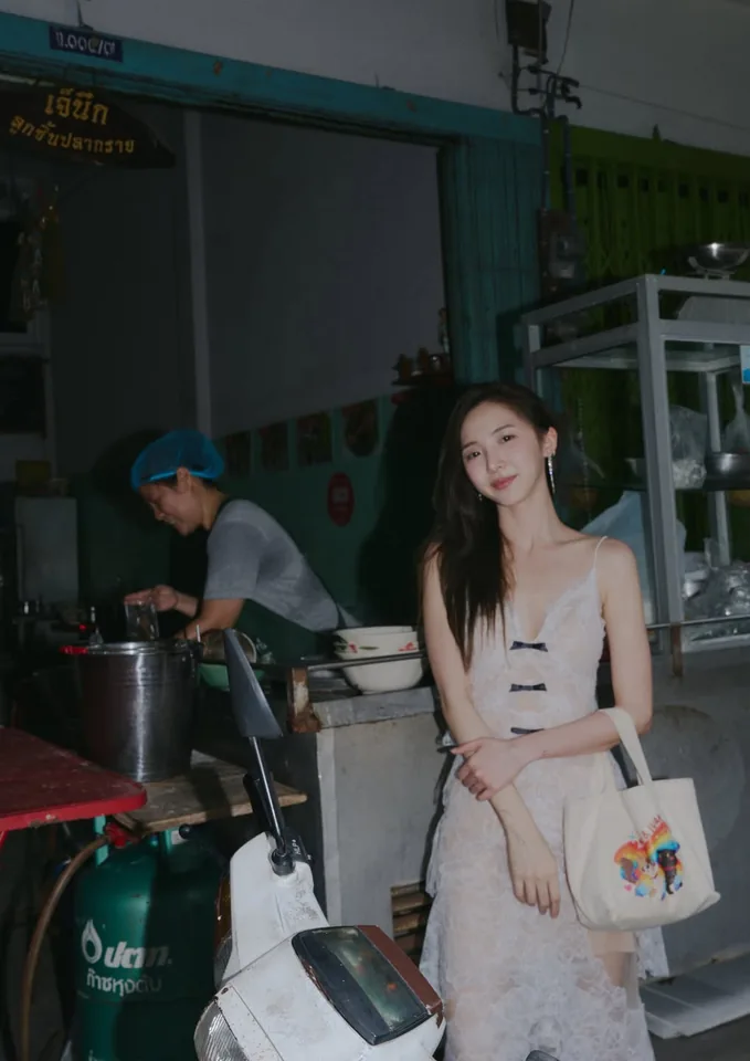 เนเน่ พรนับพัน ลุคแฟชั่นน่ารัก ภาพที่ 10