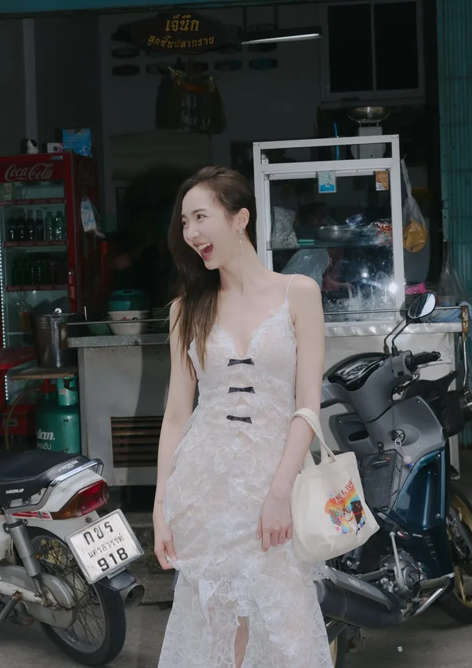 เนเน่ พรนับพัน ลุคแฟชั่นน่ารัก ภาพที่ 11