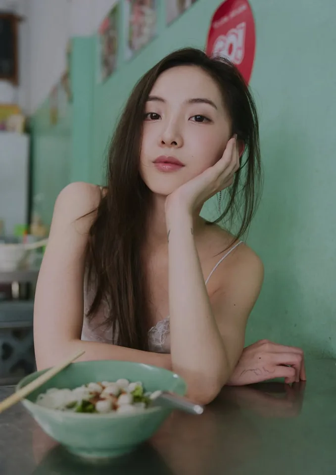 เนเน่ พรนับพัน ลุคแฟชั่นน่ารัก ภาพที่ 13