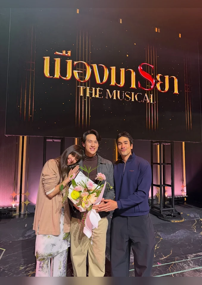 ญาญ่า อุรัสยา ในแฟชั่นลุคสวย
